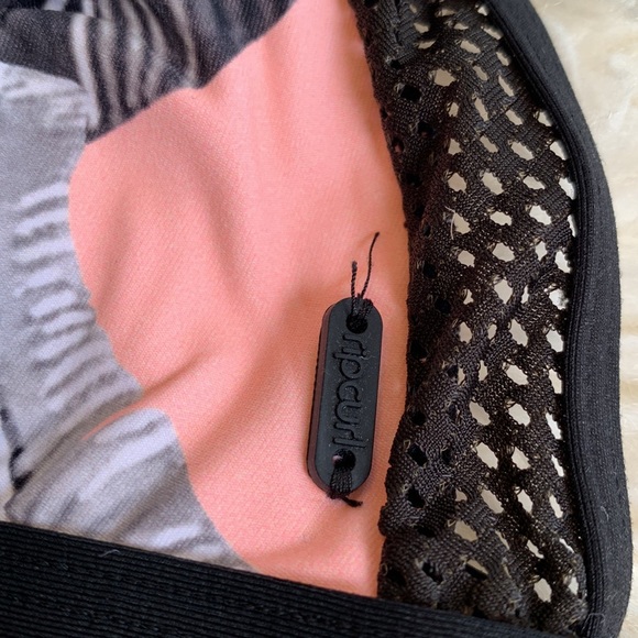 Ripcurl triangle bikini top - Picture 4 of 8